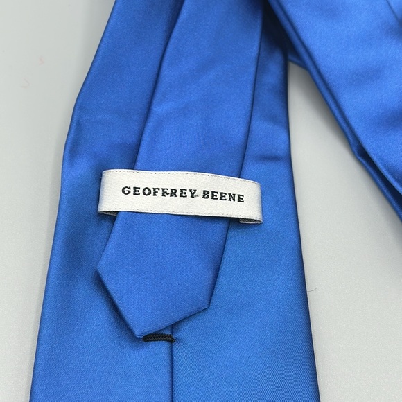 Geoffrey Beene Silk Tie - Picture 3 of 3